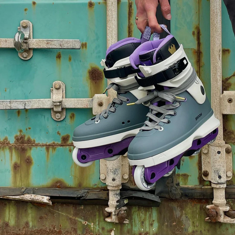 Razors Skate Shift Broom